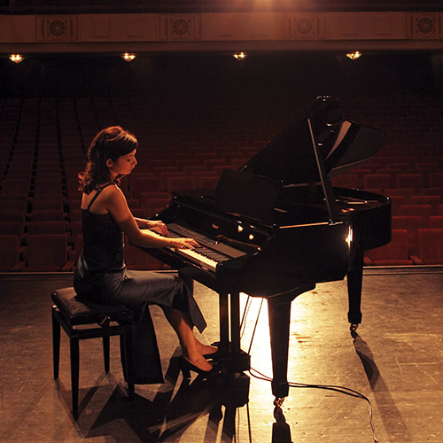 Grand Digital Pianos - Digital Piano Buyers Guide | Roland UK